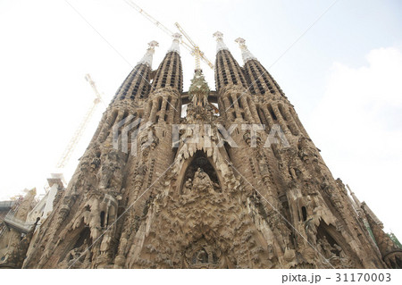 古建築 ローアングル バルセロナ 31170003
