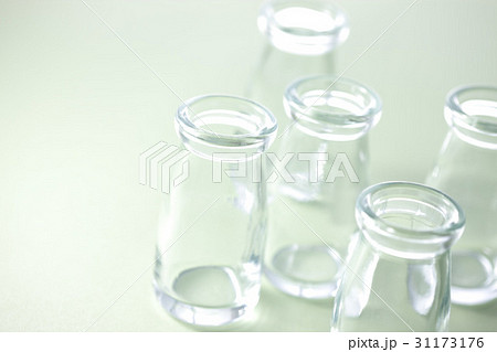 ヌキ 切り抜き ボトル 31173176