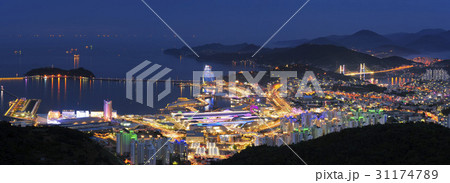 海 島 夜景 31174789