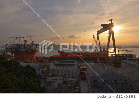 夕焼け 産業 輸出 31175191