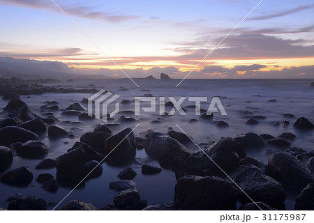 夕焼け 海 自然 31175987