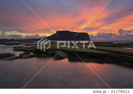 光打撃海岸 城山日出峰 世界文化遺産 31176022