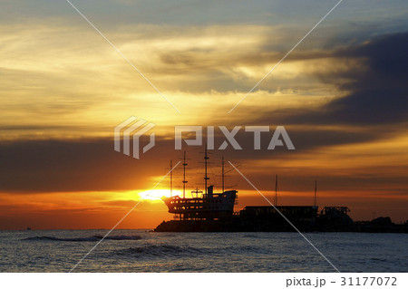 江原道 夕焼け シルエット 31177072