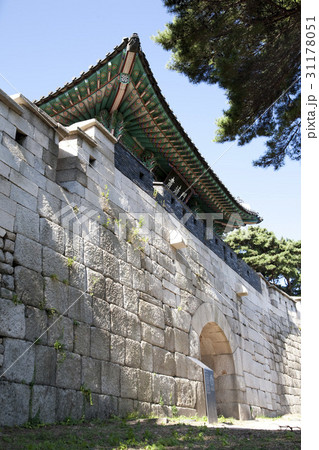 古建築 ローアングル 北岳山 31178051