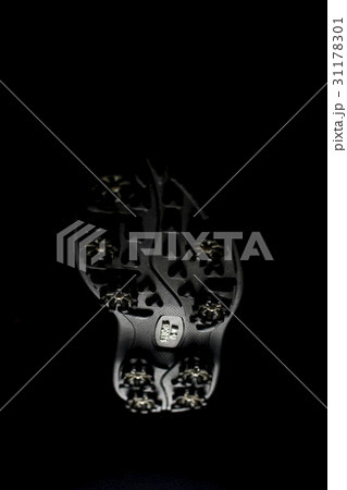 ゴルフシューズ ヌキ 切り抜き 31178301