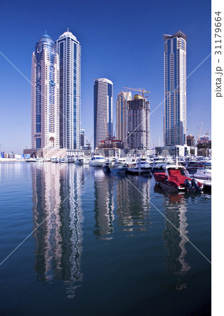 高層ビル ドバイ マリーナ 31179664