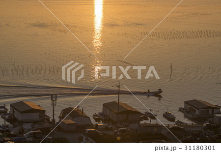 夕焼け 海 雰囲気 31180301