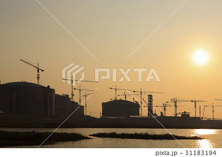 工場 クレーン 重機 31183194