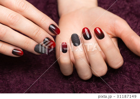 Shot beautiful manicure with gradient on female 31187149