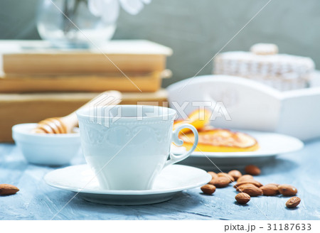 fresh tea in cup 31187633