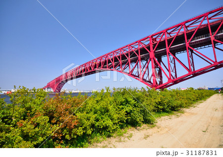 大阪港に架かる港大橋 31187831
