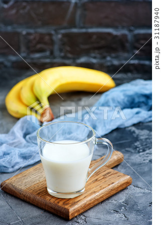 banana milk 31187940
