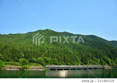 下原ダム湖沿いを走る特急『ワイドビューひだ』その2 下原ダム湖沿いを走る特急『ワイドビューひだ』その2 31190129