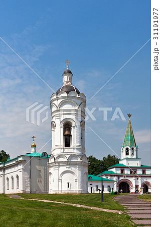 Church of St George with a belfry in Moscow 31191977