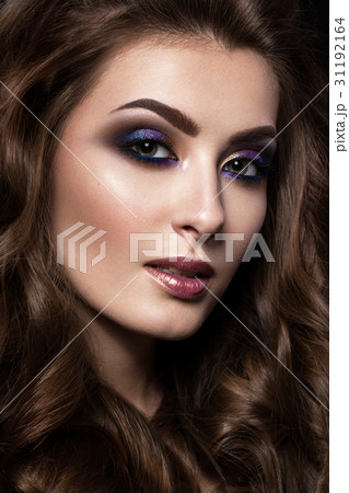 Beautiful girl with perfect skin, colorful make-up Beautiful girl with perfect skin, colorful make-up 31192164