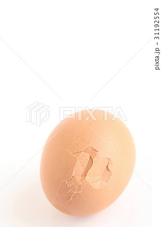 ゆで卵を剥く 31192554