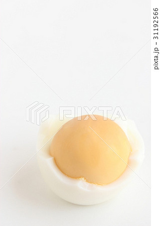 ゆで卵を剥く 31192566