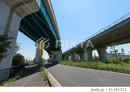久御山ジャンクションの高架橋と国道1号線バイパス 31192722