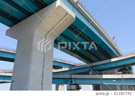 交差するジャンクションの高架橋 交差するジャンクションの高架橋 31192742