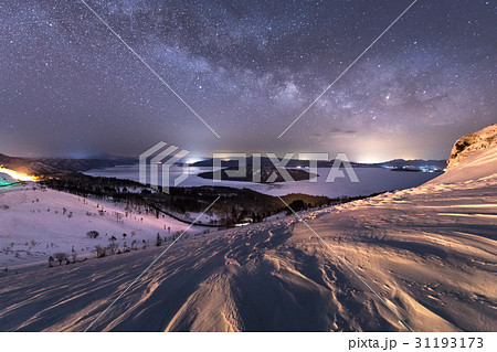 美幌峠から見る屈斜路湖 31193173