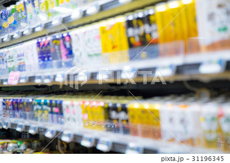ビール　カクテル　発泡酒　アルコール　ぼかし　ソフトフォーカス　イメージ　連想 31196345