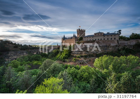 Alcazar in Segovia on hill top overlloking valley 31197764