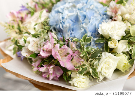 Still life with a bouquet of flowers. the florist 31199077