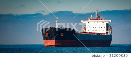 Black cargo ship 31200389