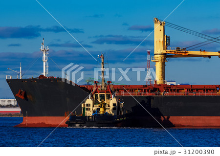 Black cargo ship mooring Black cargo ship mooring 31200390