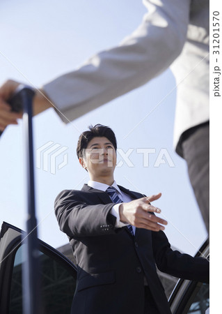 仲間 同僚 握手 31201570