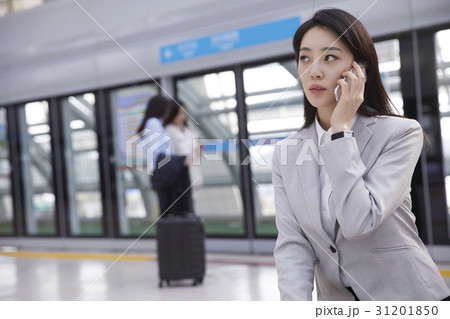 空港 ビジネスウーマン 女性 31201850