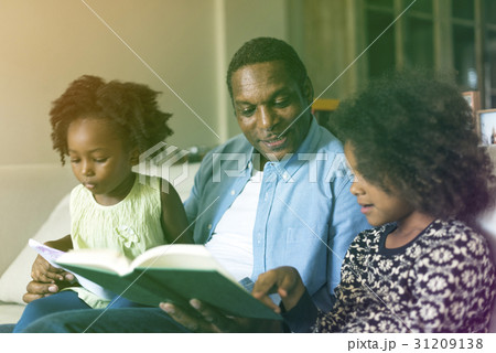 Photo Gradient Style with African Descent Family House Home Resting Living Photo Gradient Style with African Descent Family House Home Resting Living 31209138