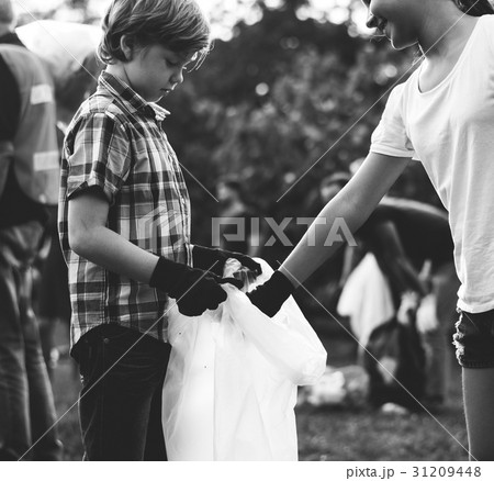 Group of diversity people volunteen charity project 31209448