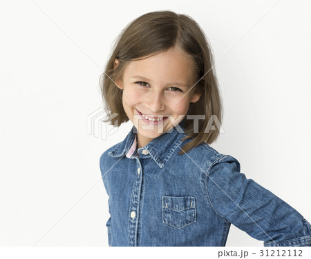Short haired brunette young girl smiling studio portrait 31212112