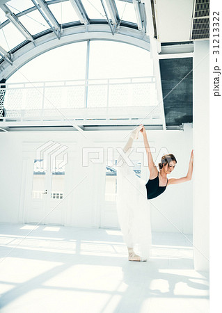 バレリーナ　女性 31213322