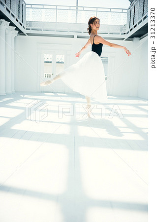 バレリーナ　女性 31213370