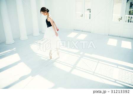 バレリーナ　女性 31213392