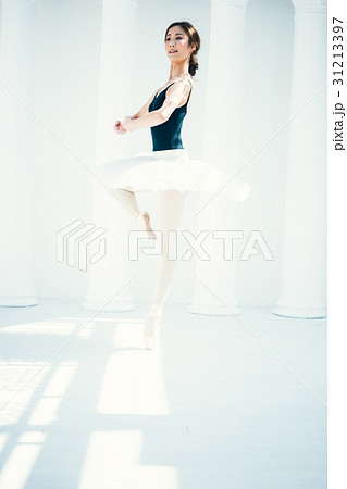 バレリーナ　女性 31213397