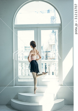 バレリーナ　女性 31213707