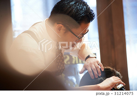 理容　バリカン　ヘアカット　男性 31214075