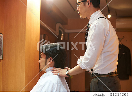理容 ヘアカット 準備 男性客 理容 ヘアカット 準備 男性客 31214202