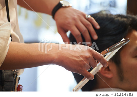 理容師 ヘアカット 男性客 理容師 ヘアカット 男性客 31214282