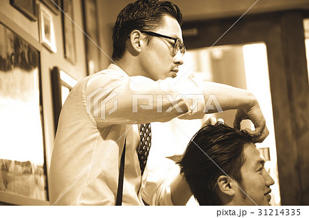 理容　ヘアセット　仕上げ 31214335