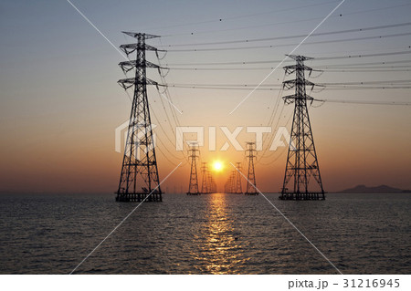 夕焼け 送電塔 始華湖 31216945