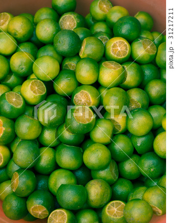 fresh limes fresh limes 31217211