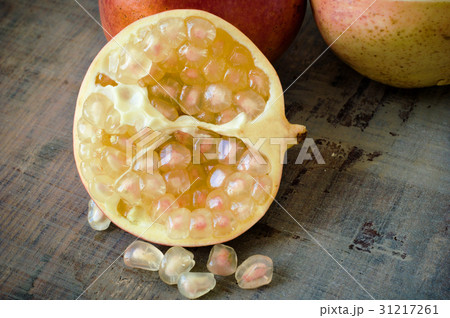 pomegranate half with white seeds 31217261