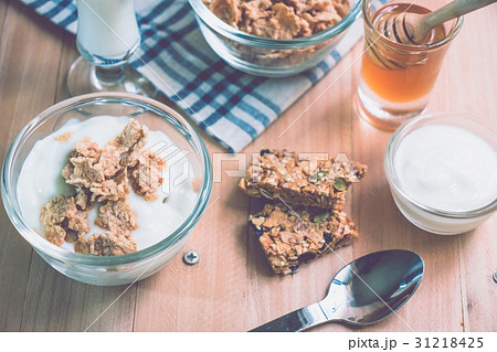 Granola, yogurt and fruit Delicious breakfast Granola, yogurt and fruit Delicious breakfast 31218425