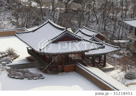 仏教 席従事 雪景色 31218451