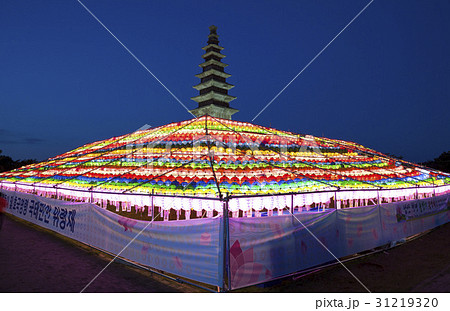 国宝 石塔 提灯 31219320