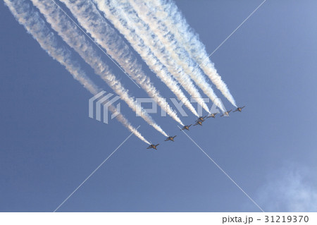 ひこうき雲 ヒコウキ雲 飛行機雲 31219370